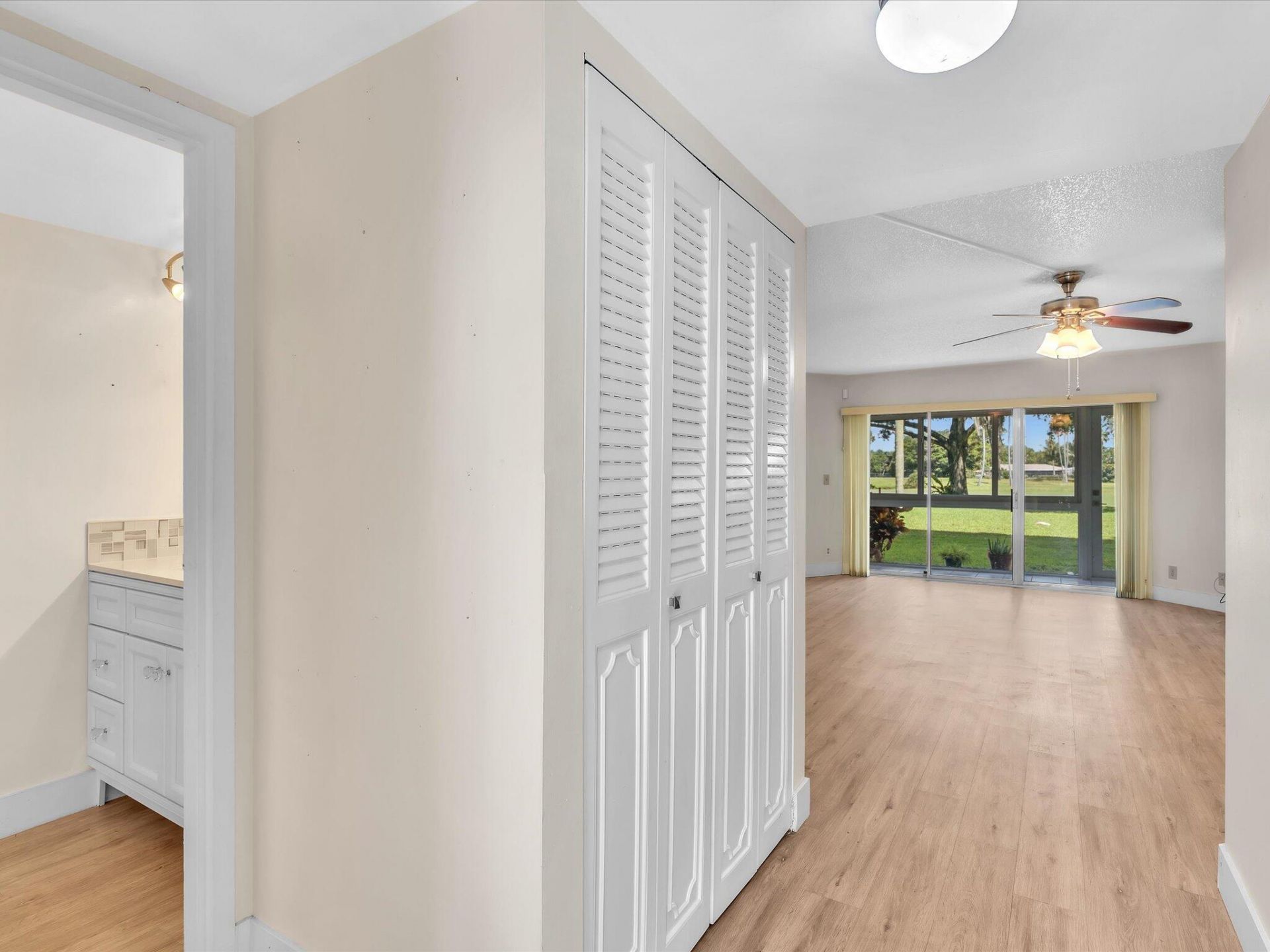 3959 Via Poinciana, Unit 104, Lake Worth, FL 33467 Photo