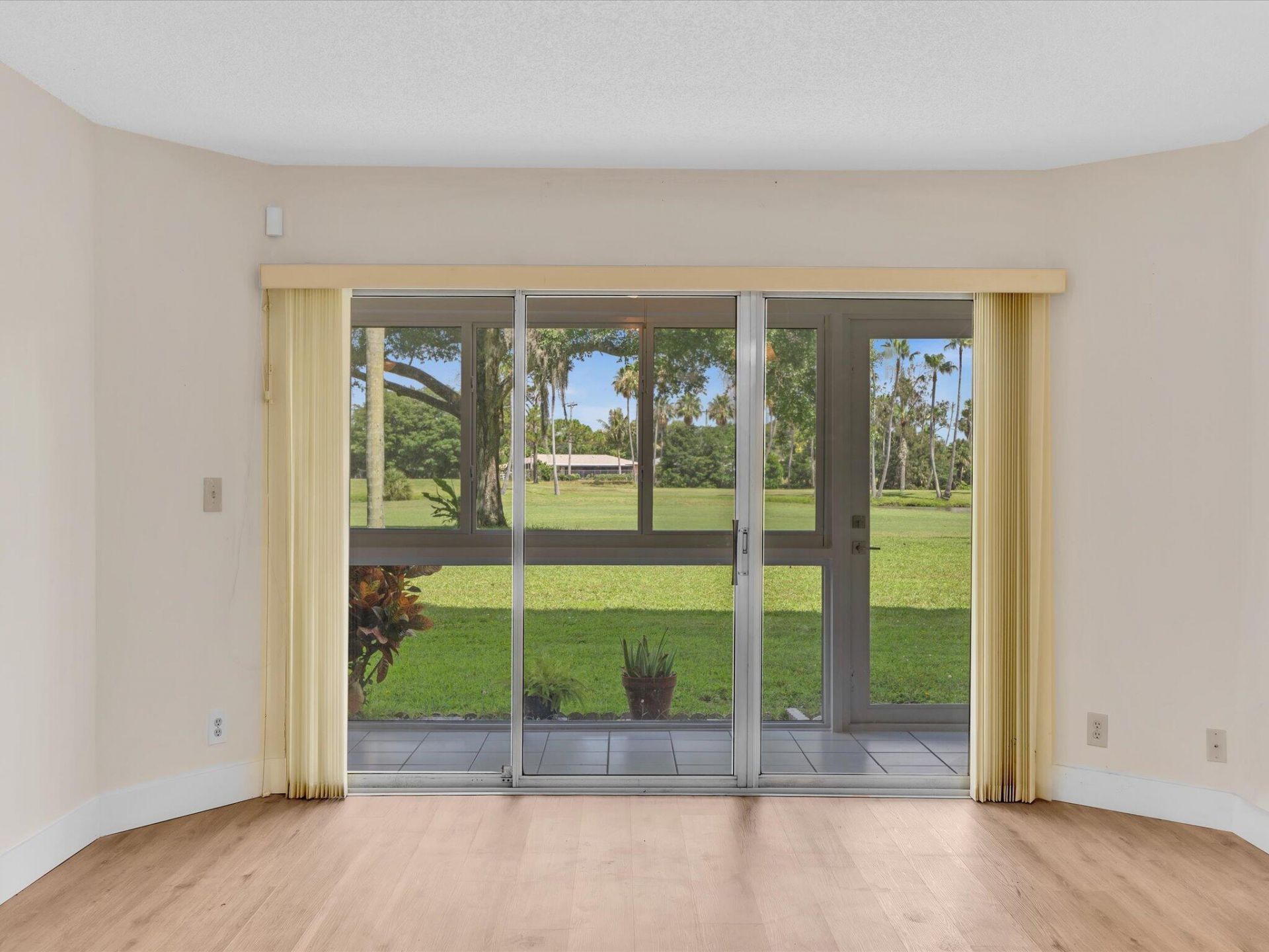 3959 Via Poinciana, Unit 104, Lake Worth, FL 33467 Photo
