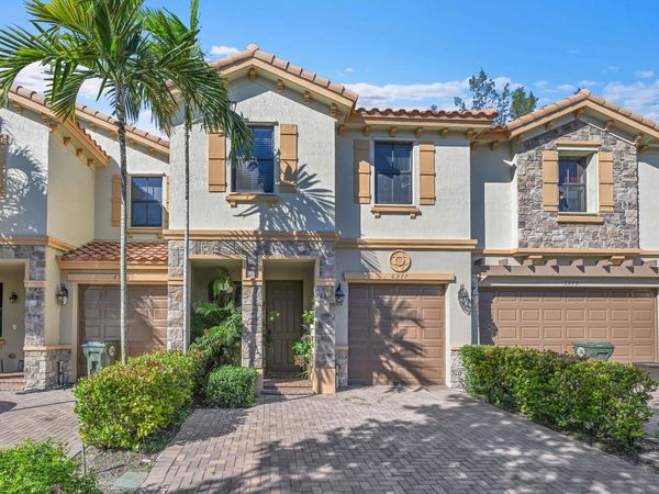 6977 Broadland Way, Coconut Creek, FL 33073