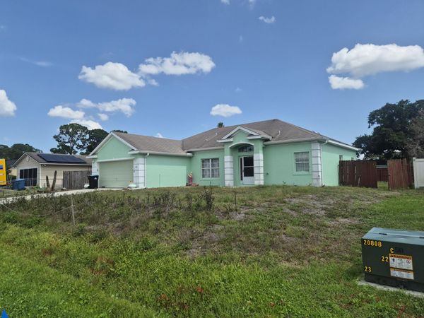 698 Thuringer Street NW, Palm Bay, FL 32907