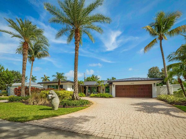2620 NE 53rd Street, Lighthouse Point, FL 33064