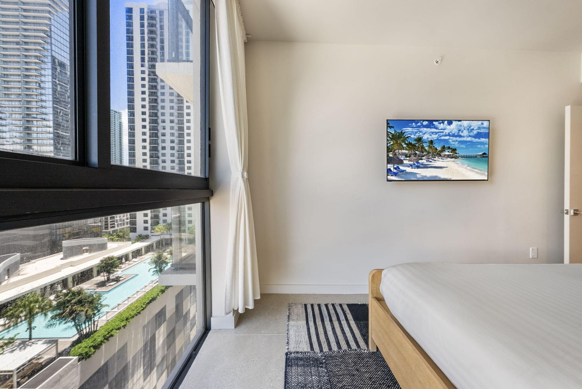 11 NE 6th Street, Unit 1912, Miami, FL 33132 Photo