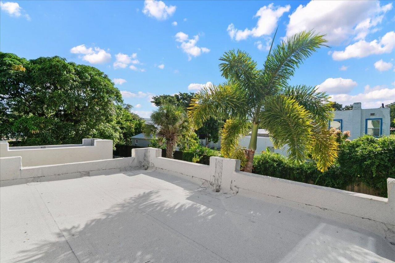 953 39th Court, West Palm Beach, FL 33407 Photo