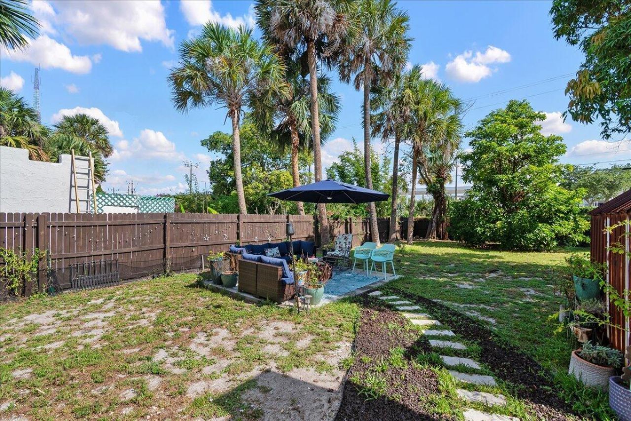 953 39th Court, West Palm Beach, FL 33407 Photo
