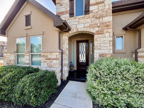 820 Desaix DR, Georgetown, TX 78628