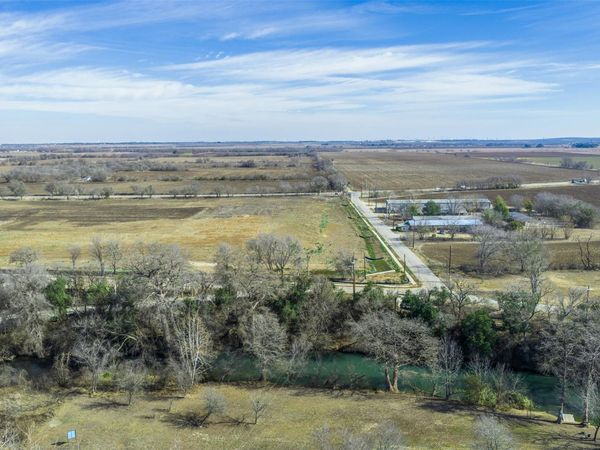 536 Northwest River RD , Martindale, TX 78655