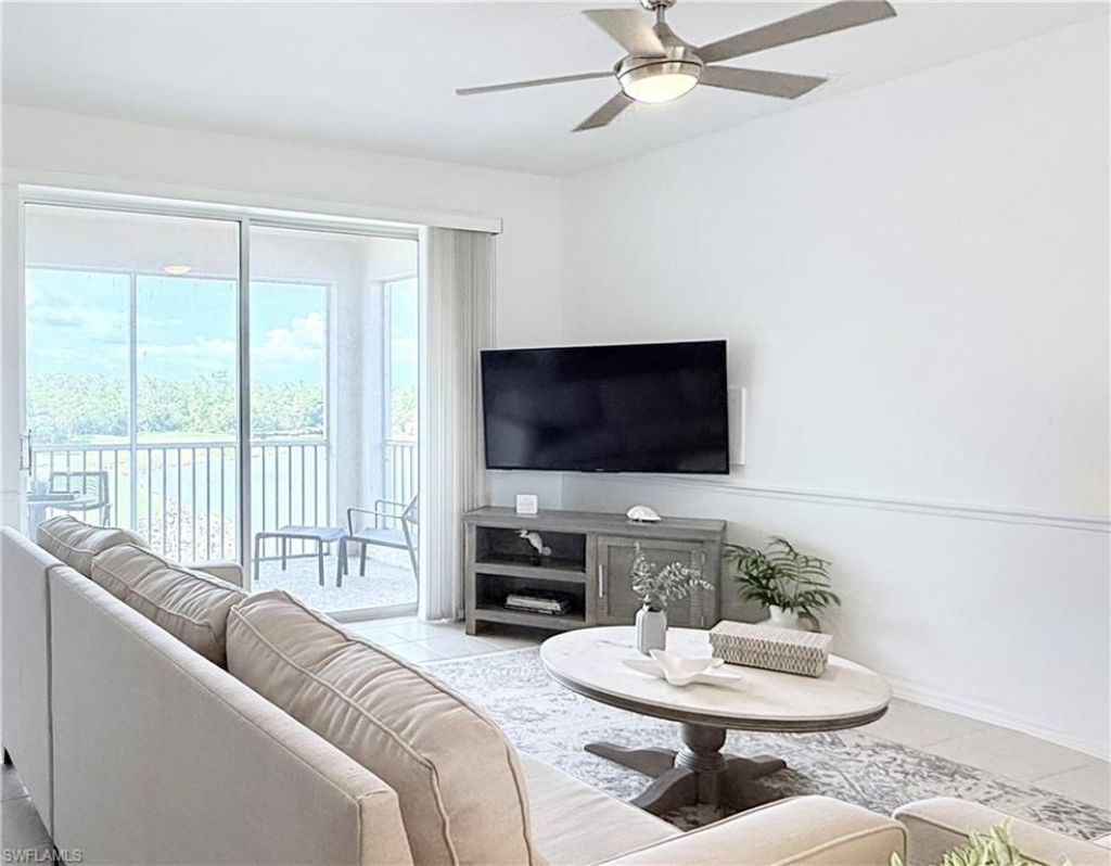 8555 Naples Heritage Dr, Unit 246, Naples, FL 34112 Photo