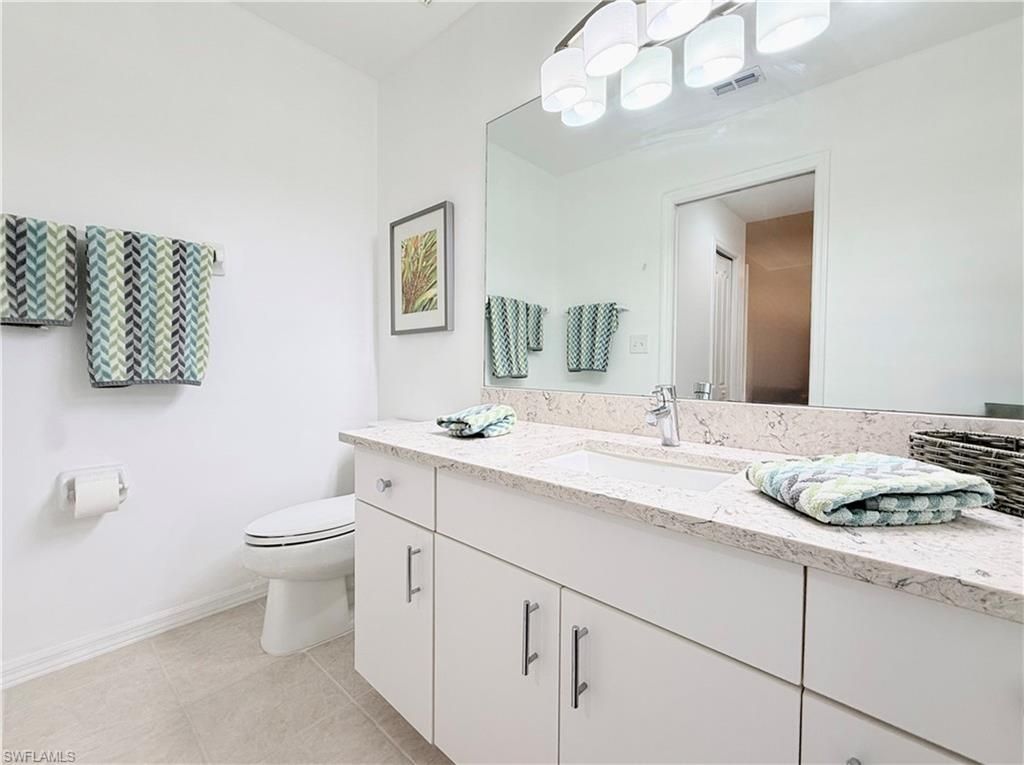 8555 Naples Heritage Dr, Unit 246, Naples, FL 34112 Photo
