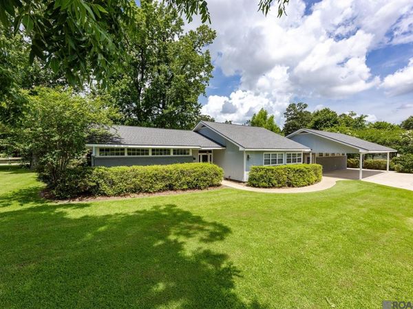 8675 W Fairway Dr, Baton Rouge, LA 70809