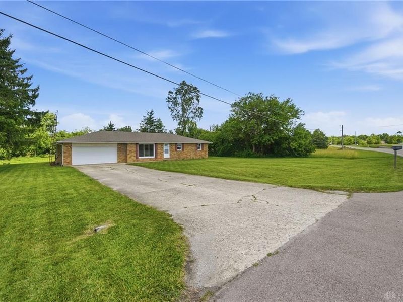 1885 Troy Urbana Road, Casstown, OH 45373 Photo 2
