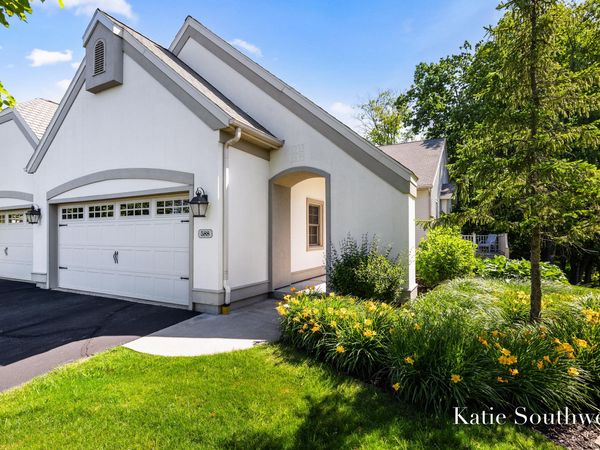 588 Enclave Court SE, Unit 20, Grand Rapids, MI 49546