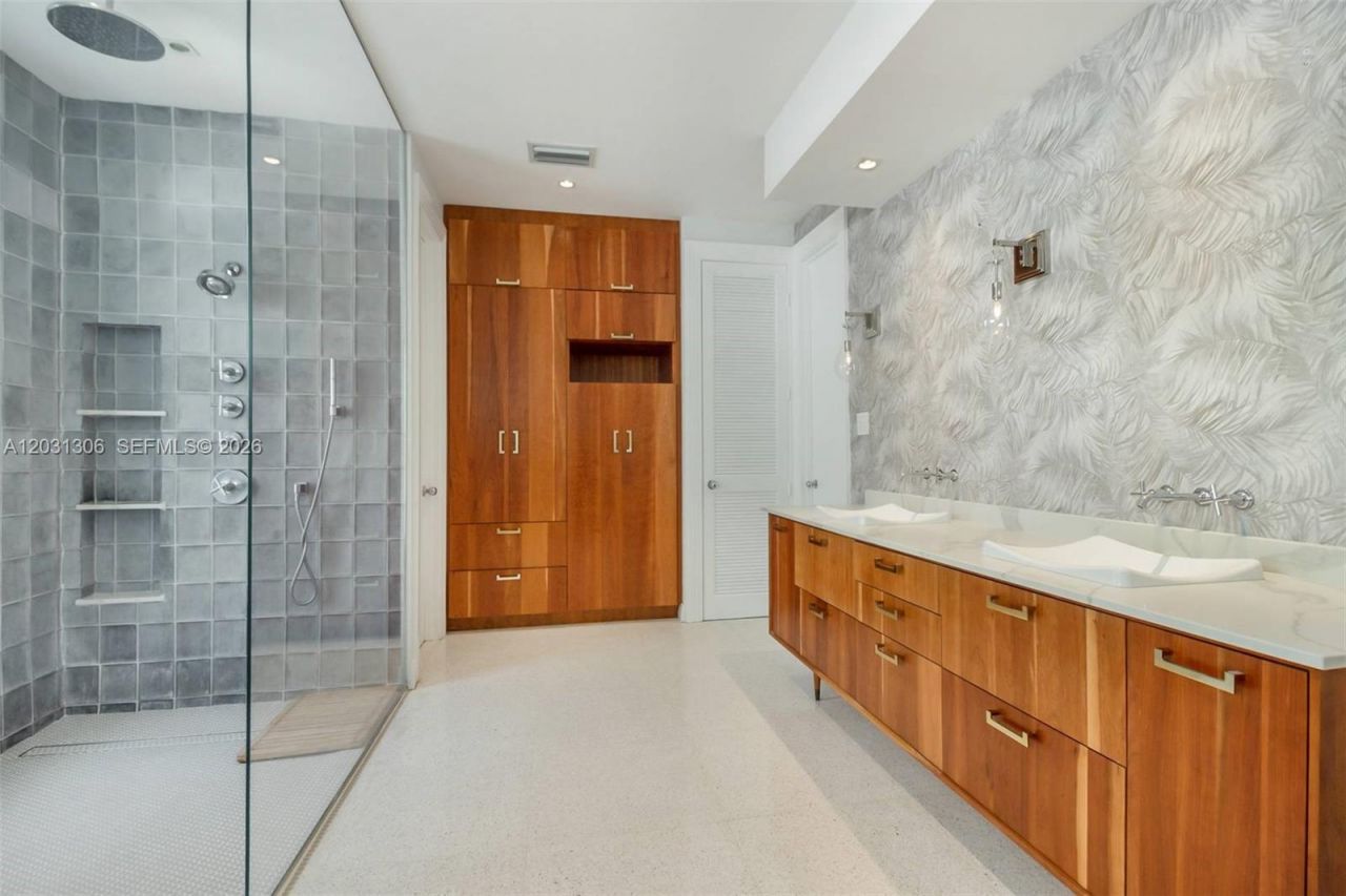 4051 Ensenada Avenue, Miami, FL 33133 Photo