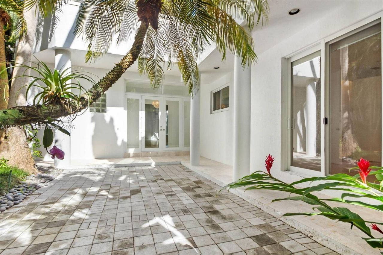 4051 Ensenada Avenue, Miami, FL 33133 Photo