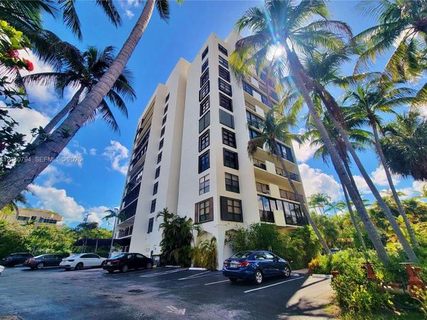 77 Crandon Blvd, Unit 2B, Key Biscayne, FL 33149