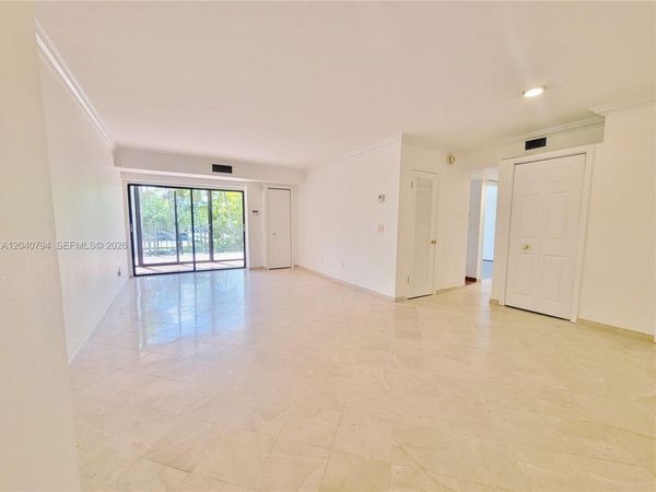 77 Crandon Blvd, Unit 2B, Key Biscayne, FL 33149