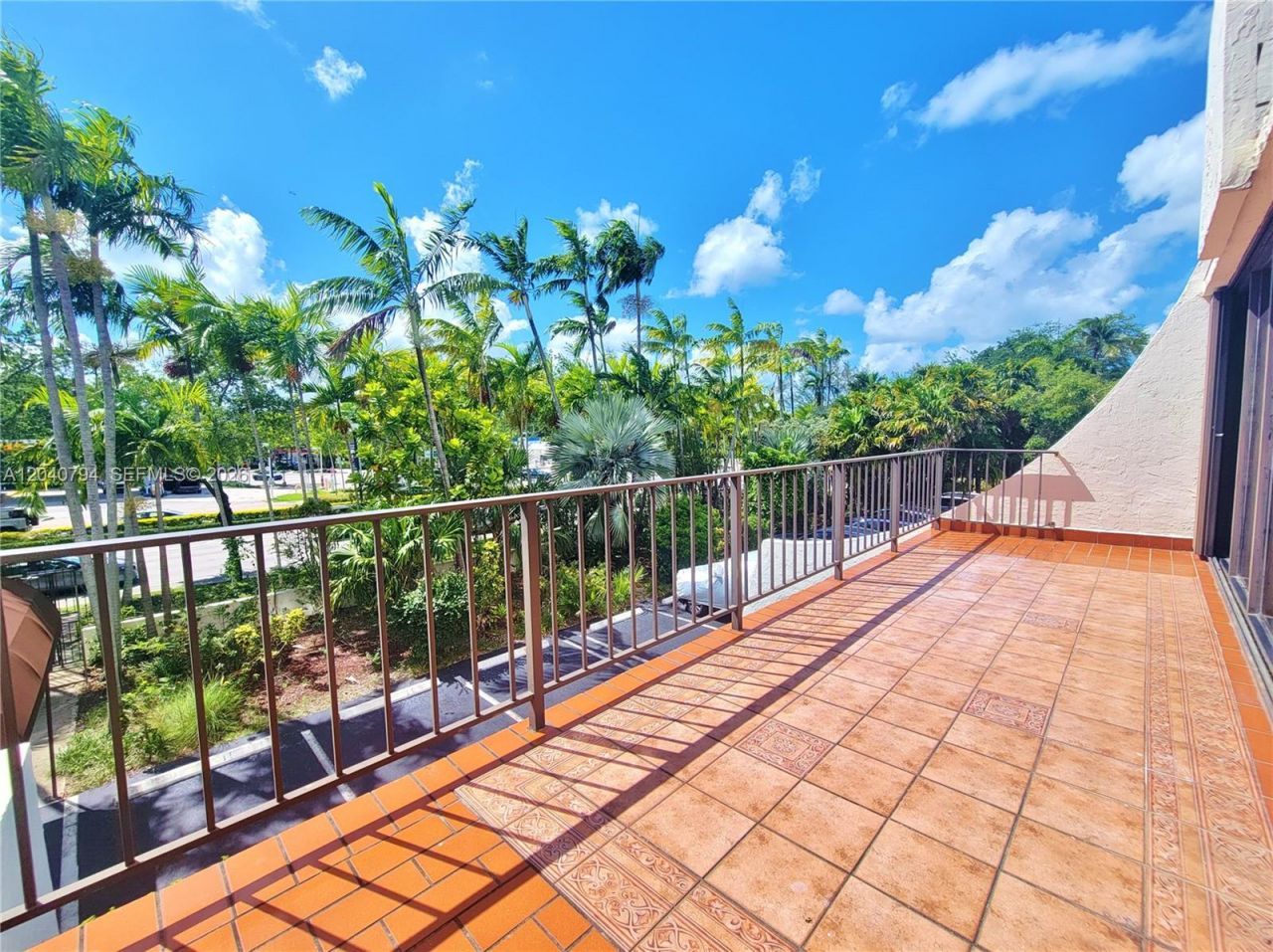 77 Crandon Blvd, Unit 2B, Key Biscayne, FL 33149 Photo