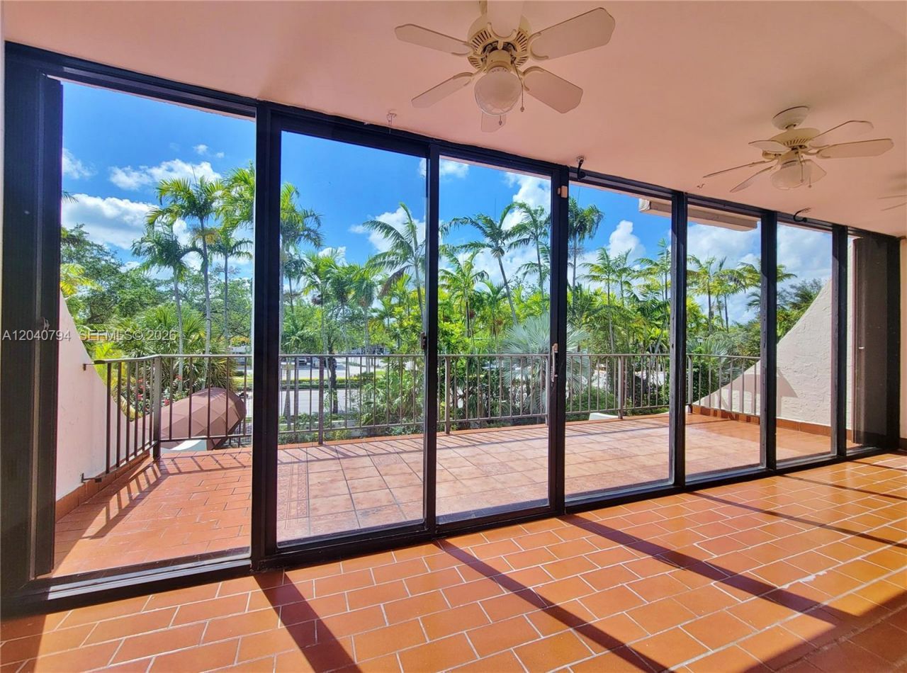 77 Crandon Blvd, Unit 2B, Key Biscayne, FL 33149 Photo