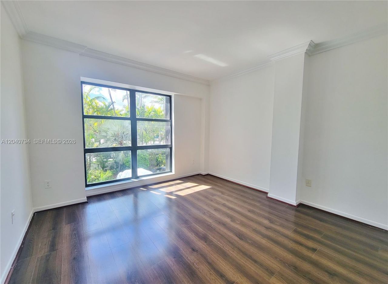 77 Crandon Blvd, Unit 2B, Key Biscayne, FL 33149 Photo