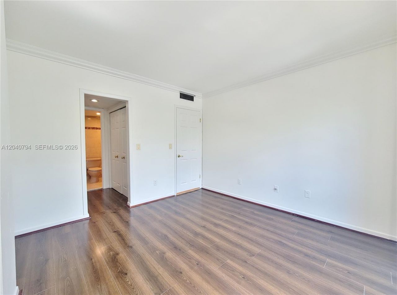 77 Crandon Blvd, Unit 2B, Key Biscayne, FL 33149 Photo