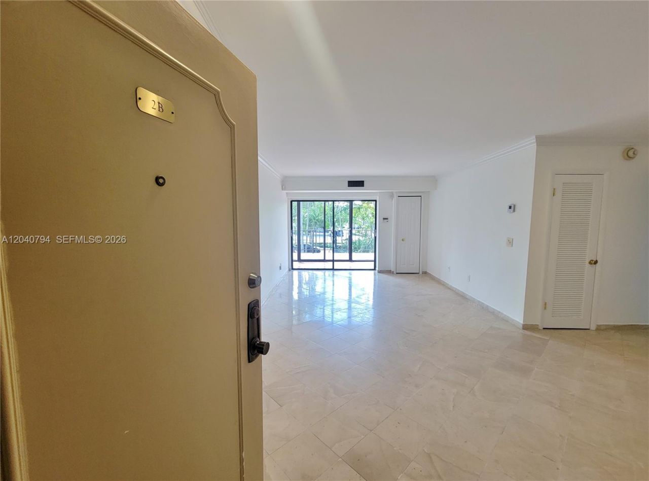 77 Crandon Blvd, Unit 2B, Key Biscayne, FL 33149 Photo