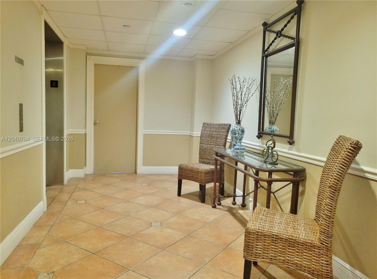 77 Crandon Blvd, Unit 2B, Key Biscayne, FL 33149 Photo