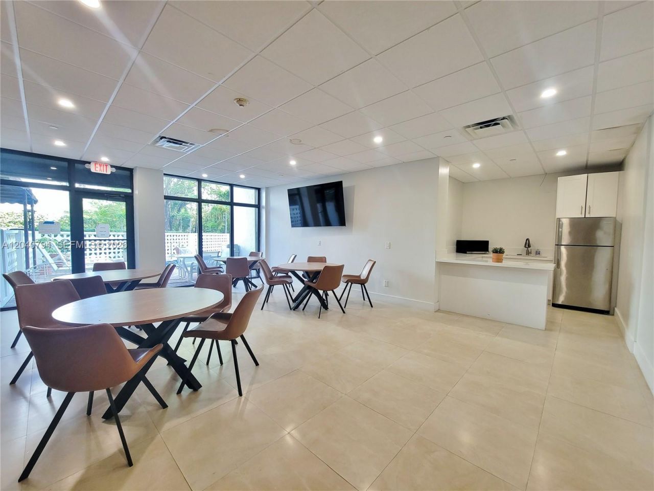 77 Crandon Blvd, Unit 2B, Key Biscayne, FL 33149 Photo