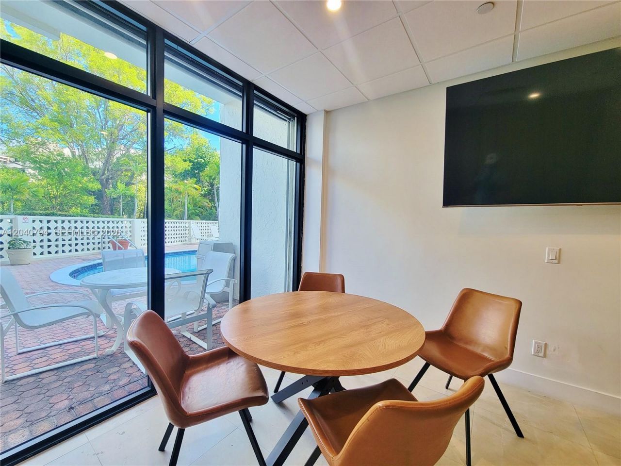 77 Crandon Blvd, Unit 2B, Key Biscayne, FL 33149 Photo