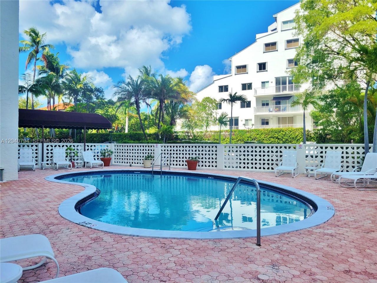 77 Crandon Blvd, Unit 2B, Key Biscayne, FL 33149 Photo