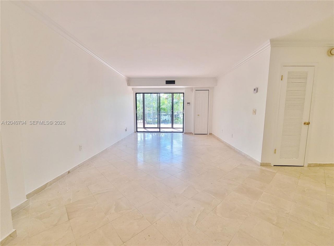 77 Crandon Blvd, Unit 2B, Key Biscayne, FL 33149 Photo
