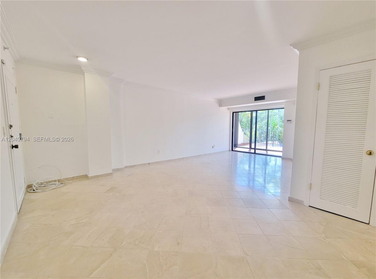 77 Crandon Blvd, Unit 2B, Key Biscayne, FL 33149 Photo