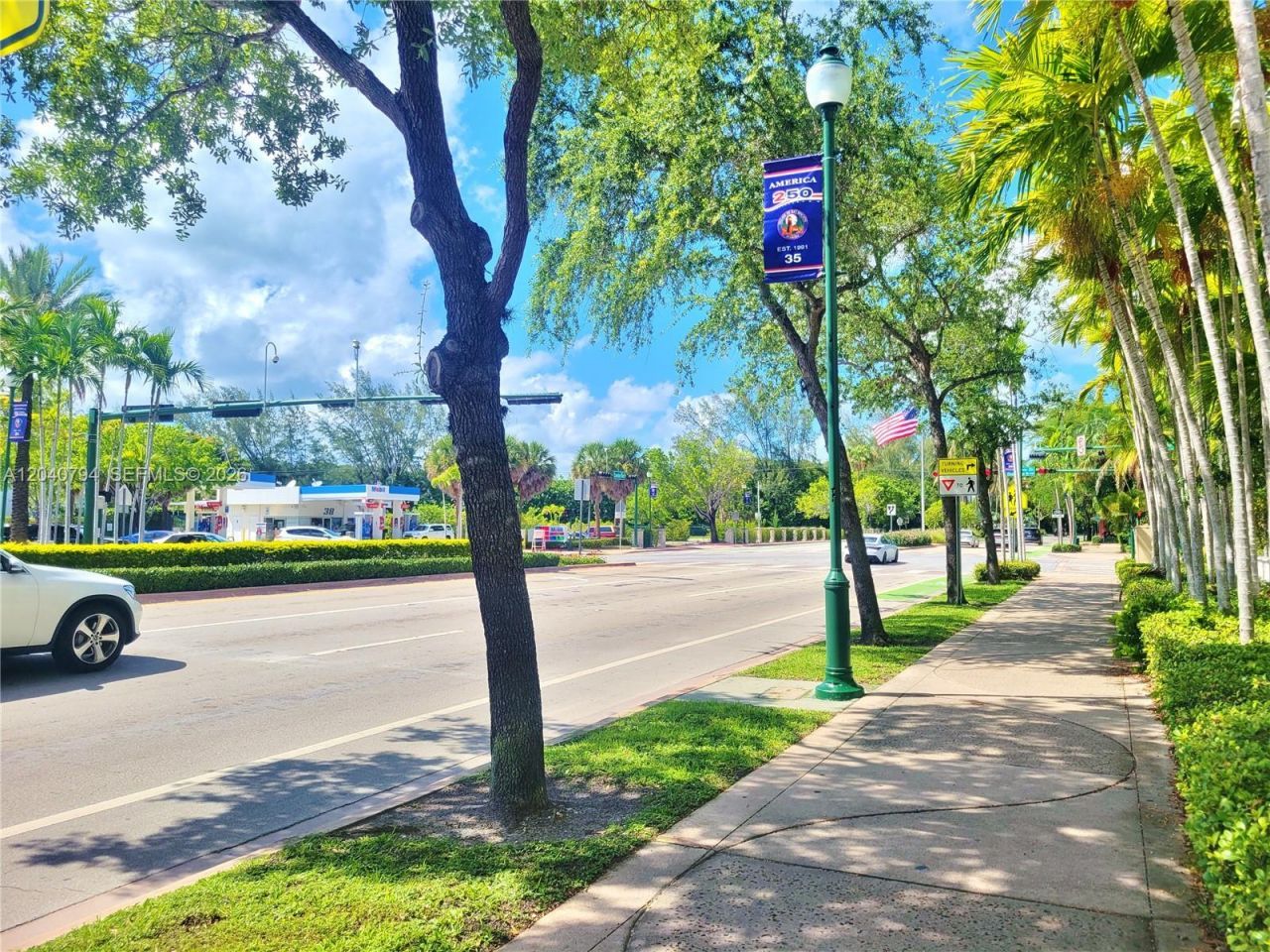 77 Crandon Blvd, Unit 2B, Key Biscayne, FL 33149 Photo