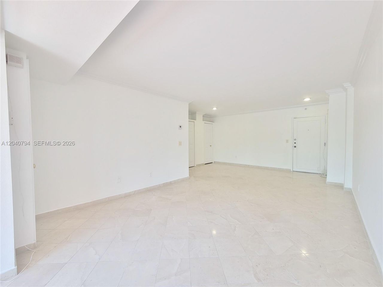 77 Crandon Blvd, Unit 2B, Key Biscayne, FL 33149 Photo