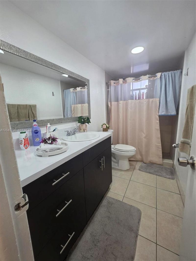 9375 Fontainebleau Blvd, Unit L311, Miami, FL 33172 Photo