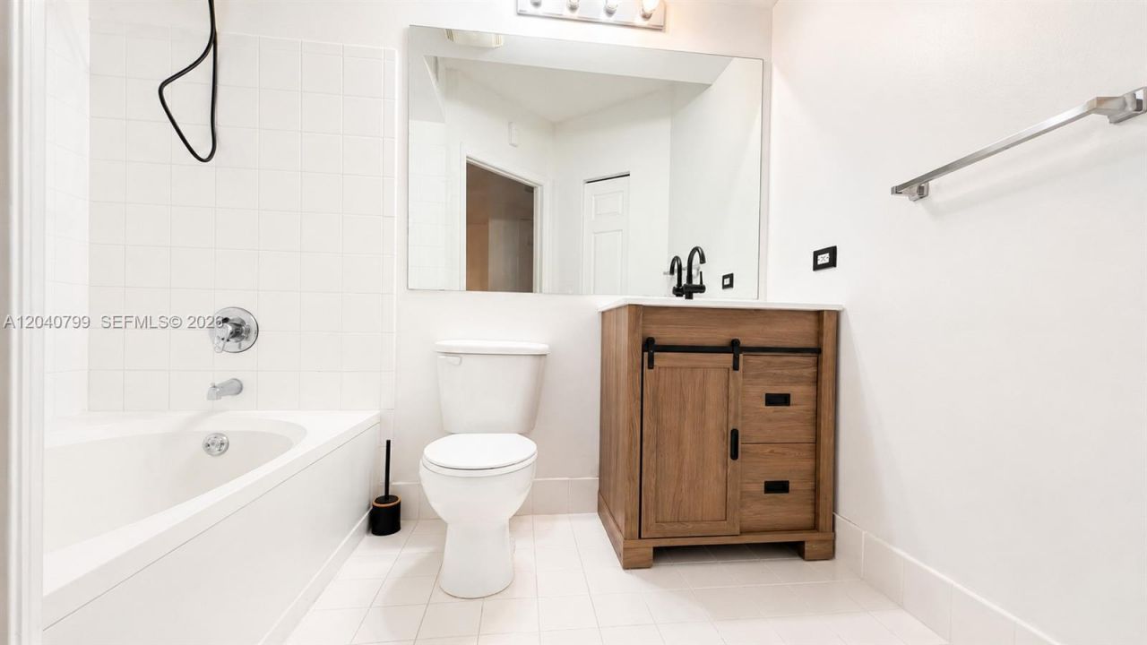 17150 N Bay Rd , Unit 2602, Sunny Isles Beach, FL 33160 Photo
