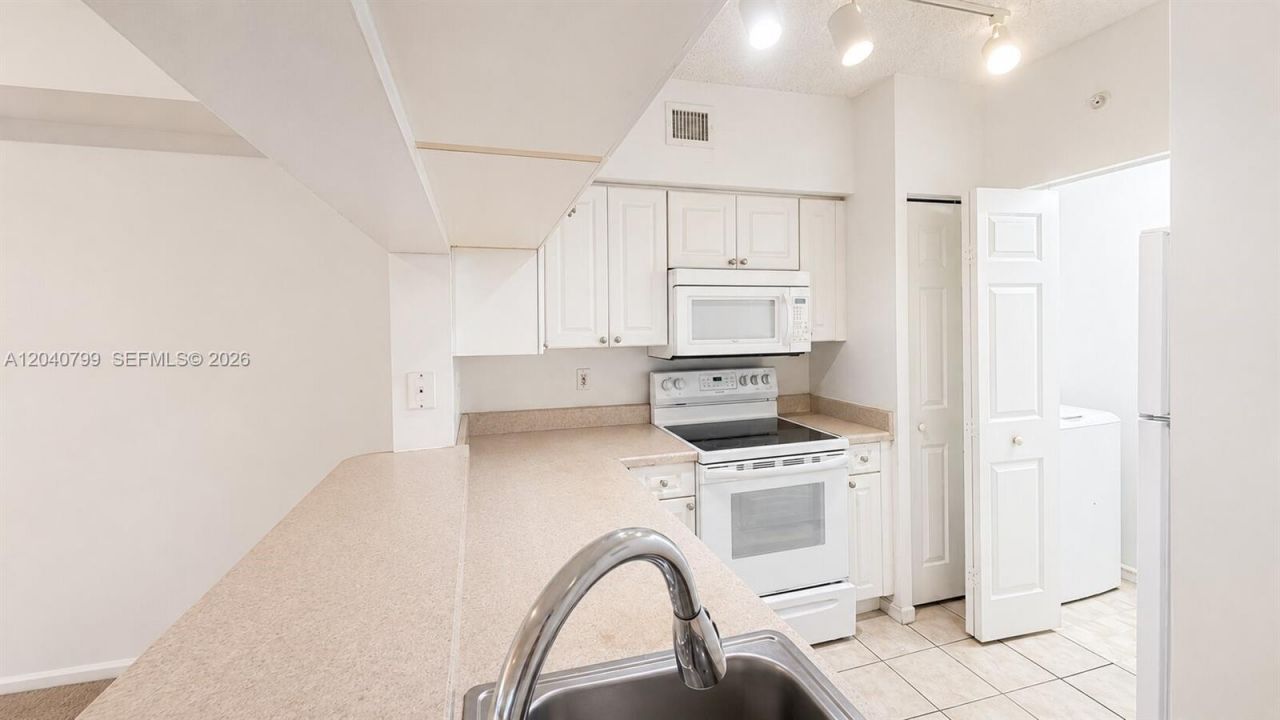 17150 N Bay Rd , Unit 2602, Sunny Isles Beach, FL 33160 Photo