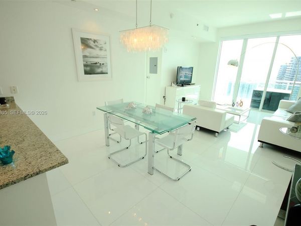 950 Brickell Bay Dr , Unit 4701, Miami, FL 33131