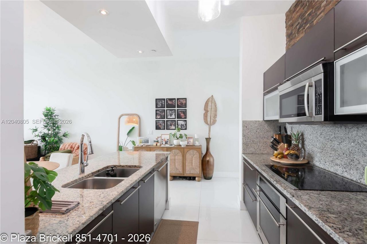 950 Brickell Bay Dr , Unit 4701, Miami, FL 33131 Photo