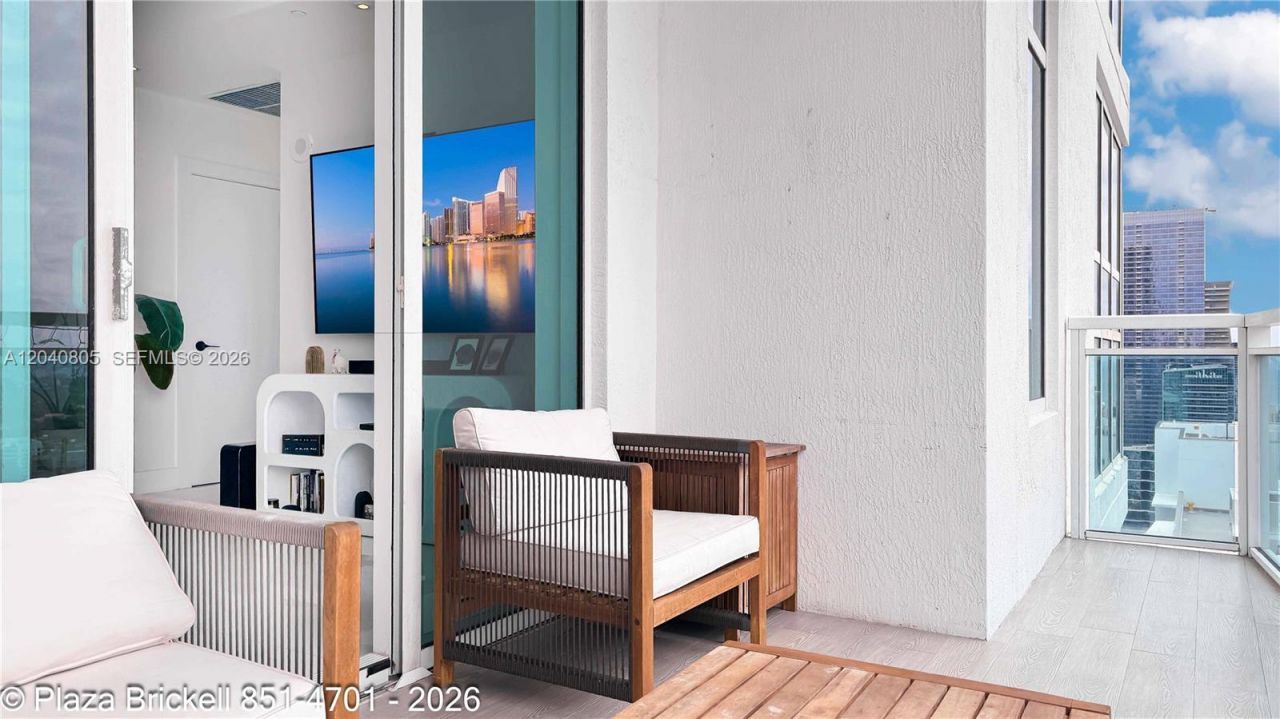 950 Brickell Bay Dr , Unit 4701, Miami, FL 33131 Photo
