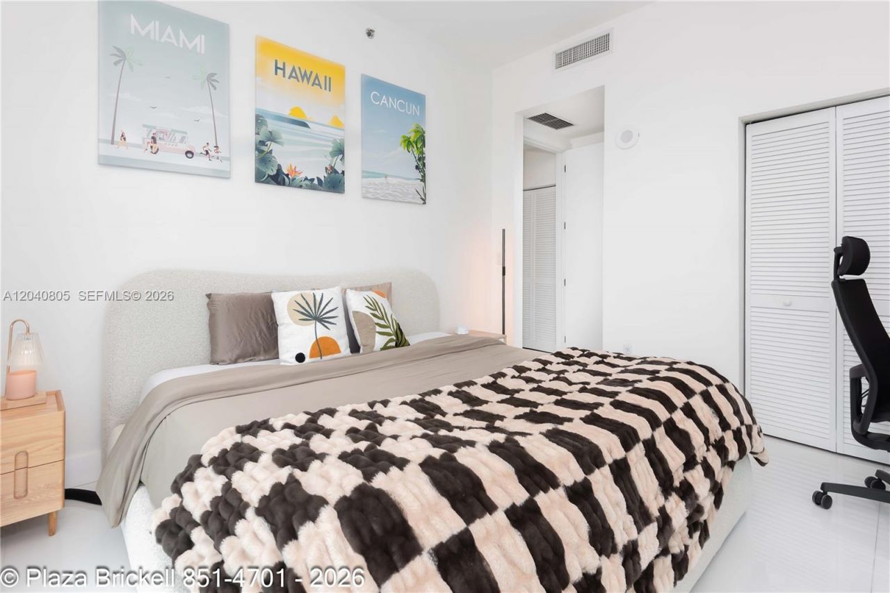 950 Brickell Bay Dr , Unit 4701, Miami, FL 33131 Photo