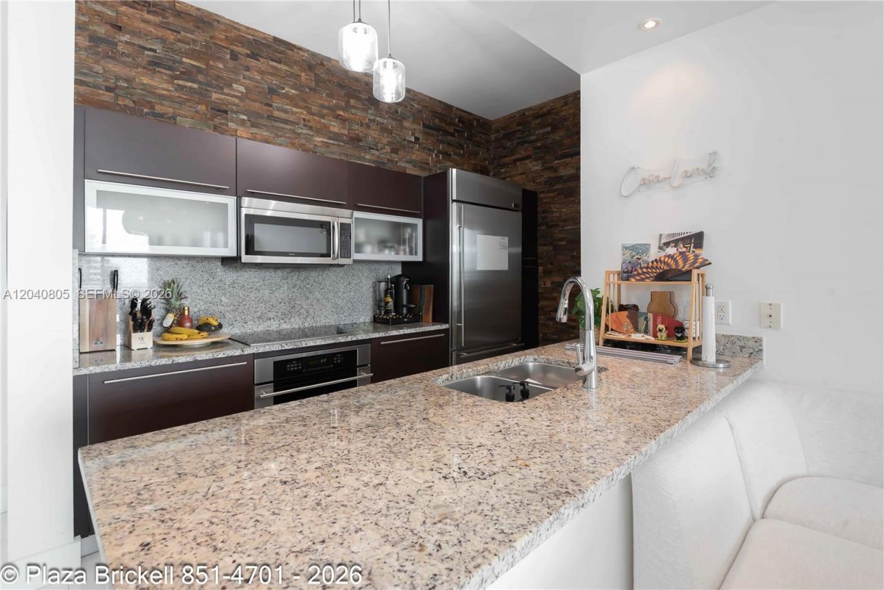 950 Brickell Bay Dr , Unit 4701, Miami, FL 33131 Photo
