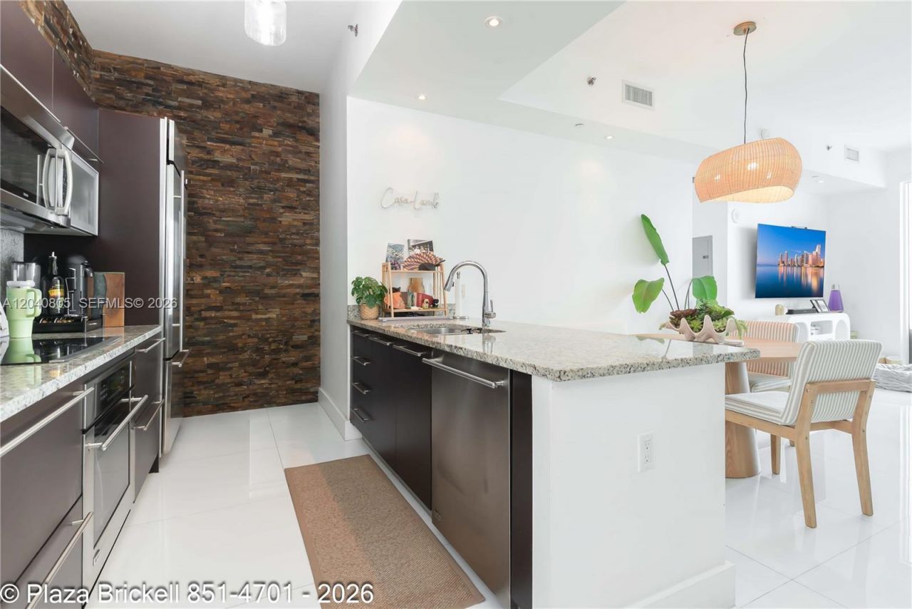950 Brickell Bay Dr , Unit 4701, Miami, FL 33131 Photo