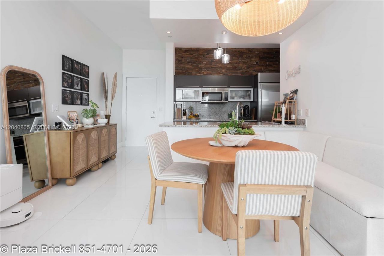 950 Brickell Bay Dr , Unit 4701, Miami, FL 33131 Photo