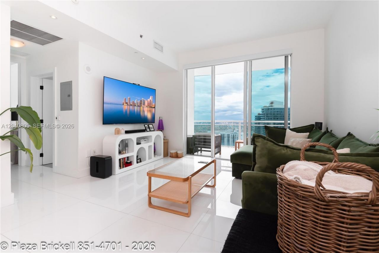 950 Brickell Bay Dr , Unit 4701, Miami, FL 33131 Photo
