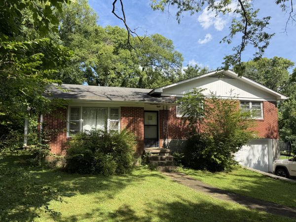 210 Clay Ave , Fayetteville, TN 37334