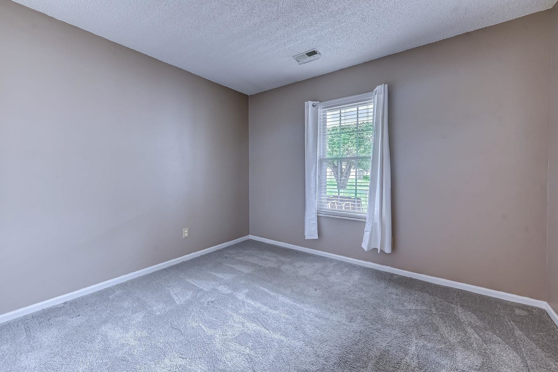 1108 Fox Sparrow Dr. Photo 33