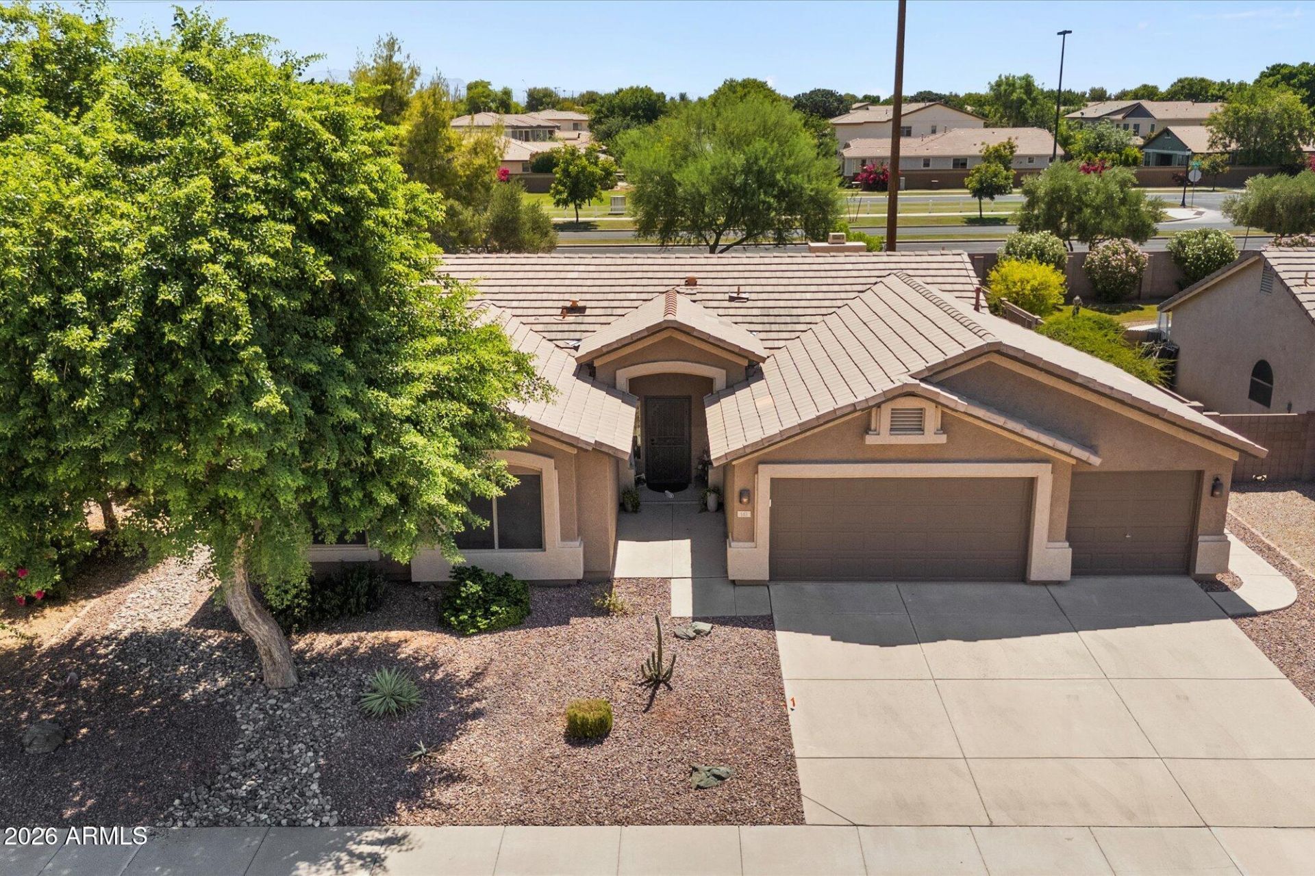 143 N Joshua Tree Lane, Gilbert, AZ 85234 Main Photo