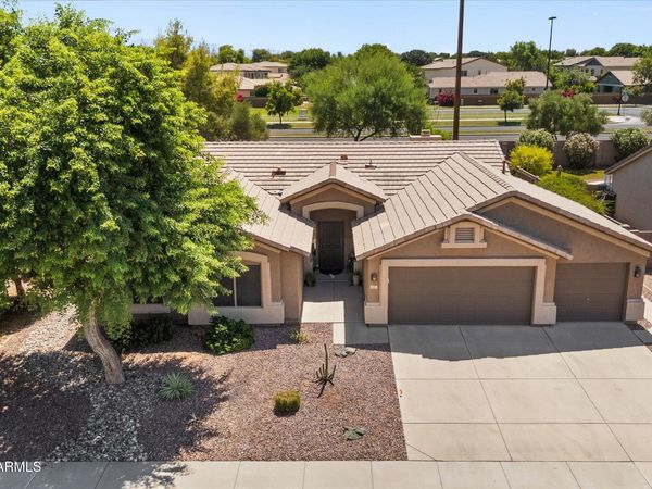 143 N JOSHUA TREE Lane, Gilbert, AZ 85234
