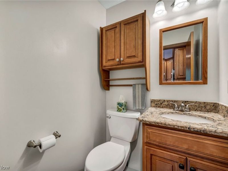 2384 Twin Lakes Drive, Uniontown, OH 44685 Photo 16