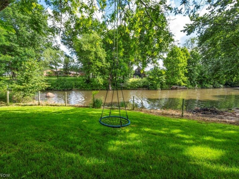 2384 Twin Lakes Drive, Uniontown, OH 44685 Photo 33