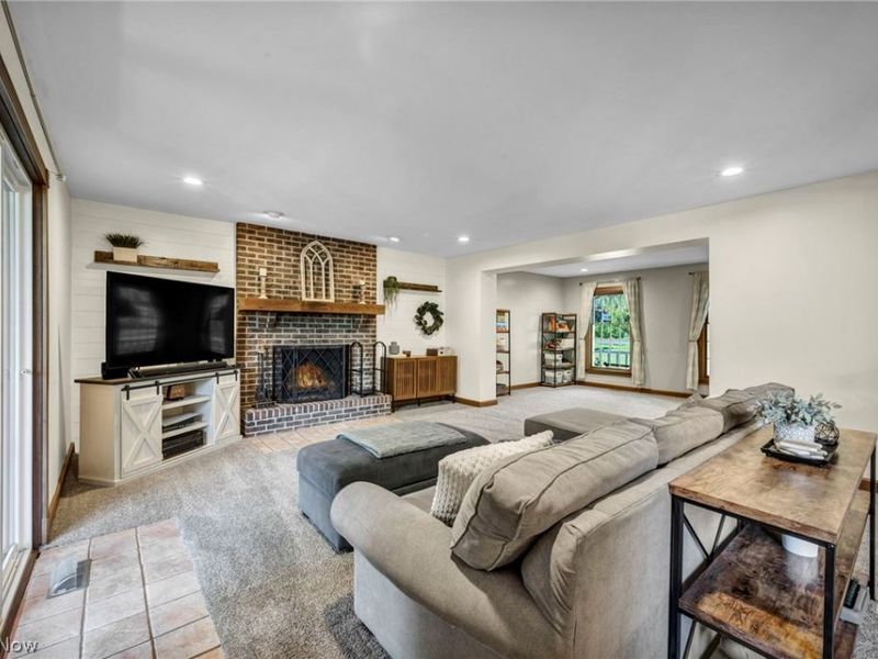 2384 Twin Lakes Drive, Uniontown, OH 44685 Photo 7